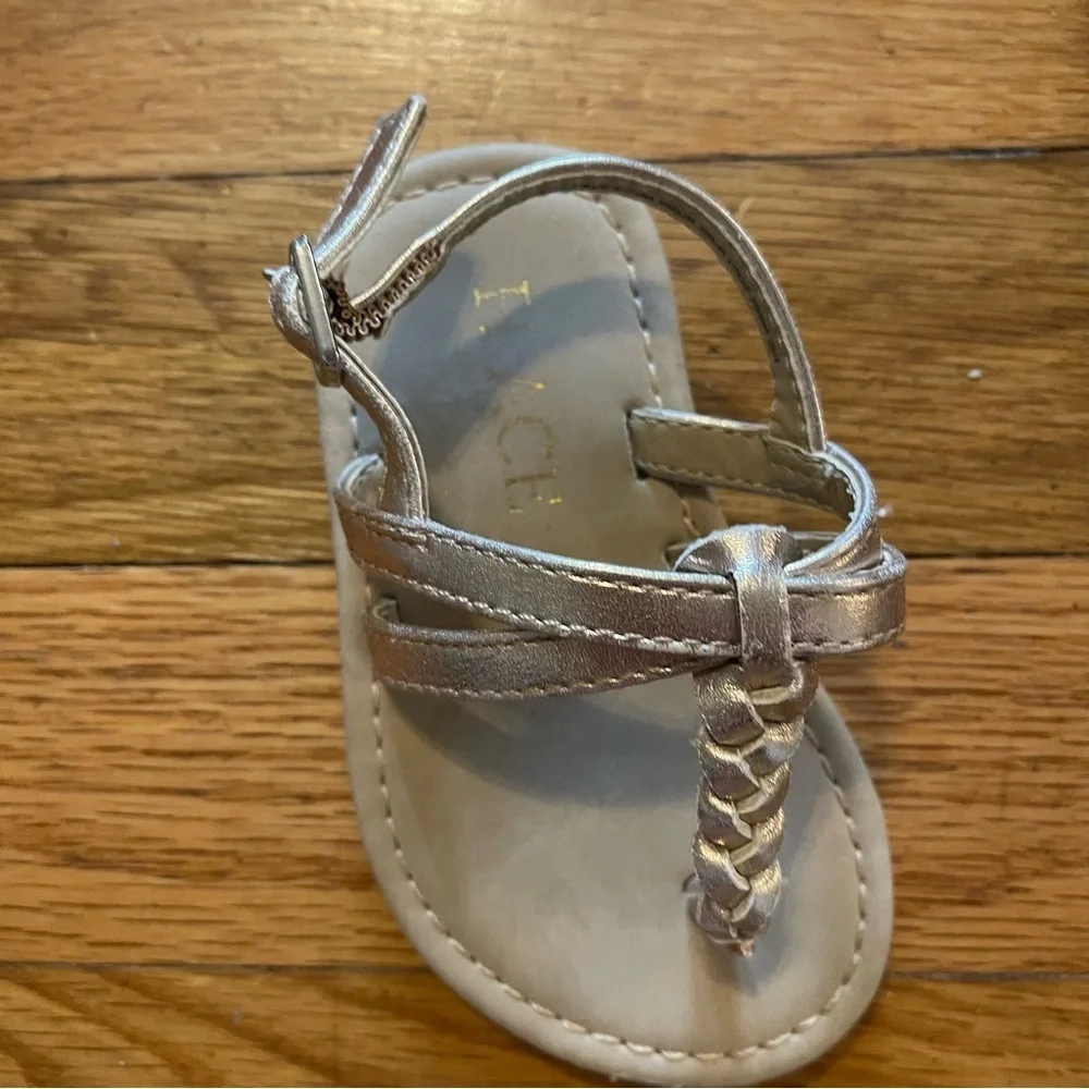 The Children’s Place | Gold Metallic Braided Sandals | Size 4